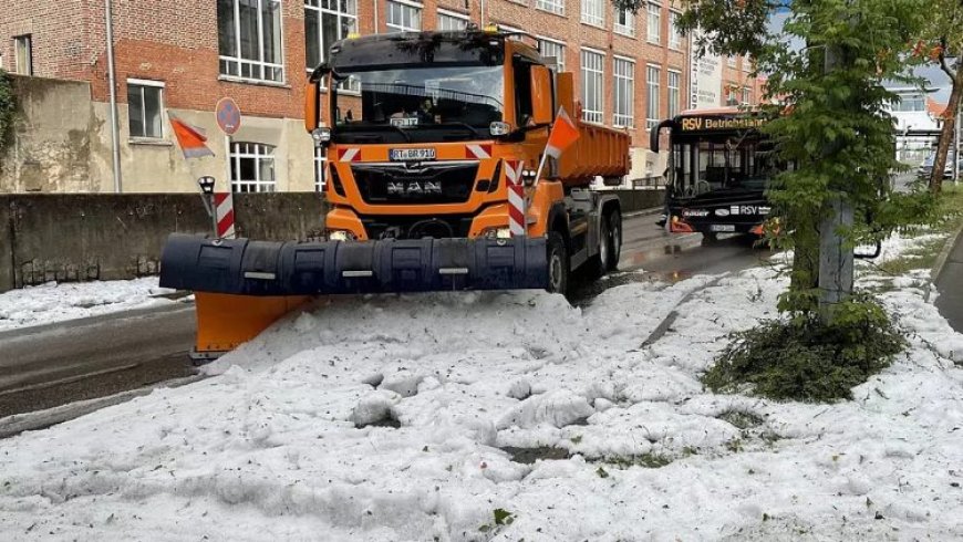 Dëborë në mes të verës në Gjermani, trashësia arrin deri në 30 cm